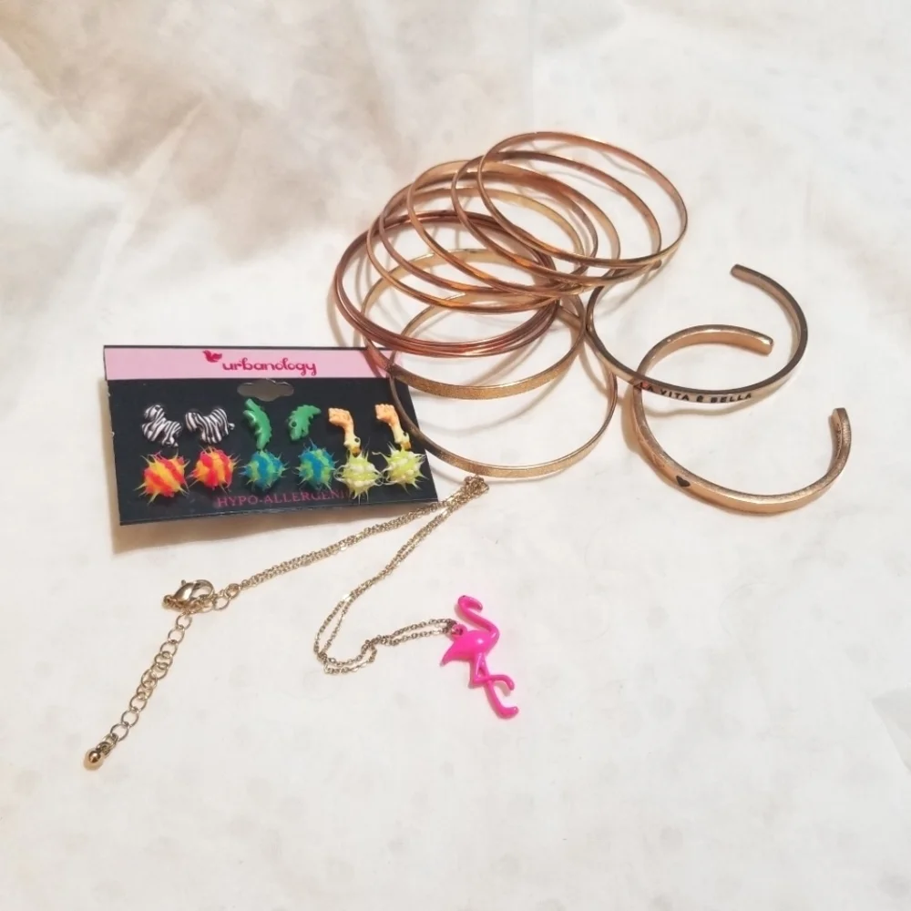 LOT of CHILDREN'S Jewelry 17 Pieces